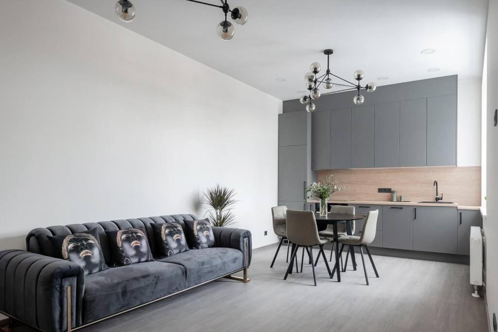 Spacious Home In Central Riga Exterior photo